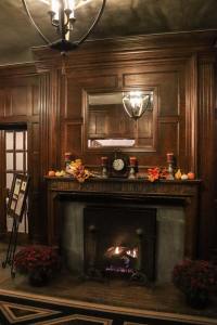 Fireplace, Granville Inn, Granville, Ohio